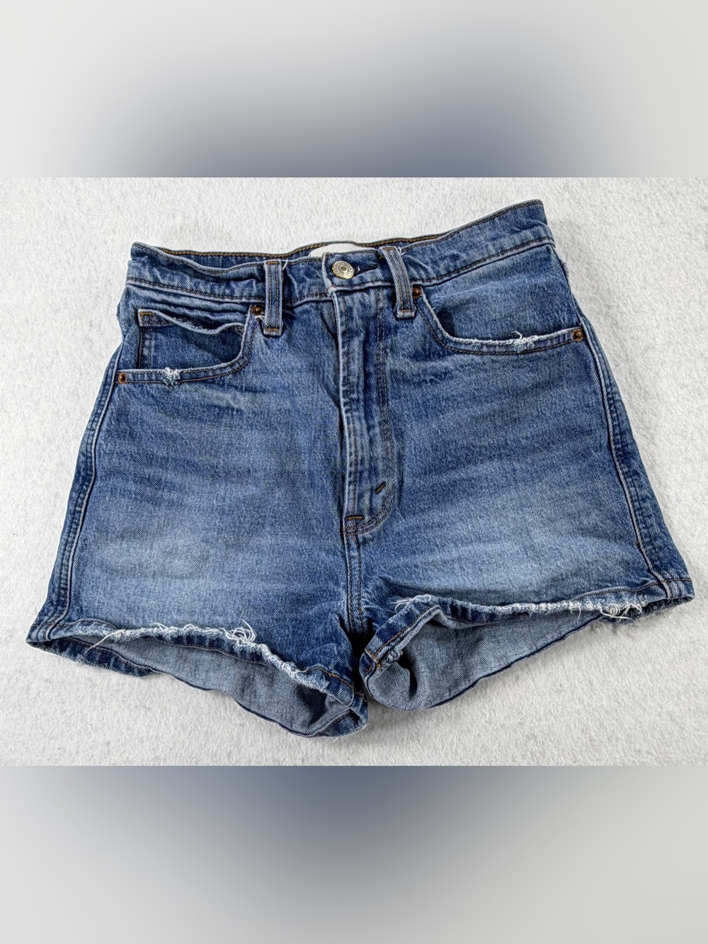 Abercrombie Ultra High Rise Mom Shorts Size 2 26 Denim Frayed Hem